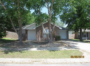 1123 Woodlands Park Dr, Lindale, TX 75771
