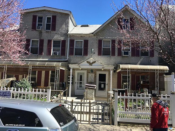 5th image of 141-143 York Ave