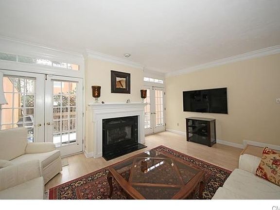 4th image of 2675 Park Ave #1