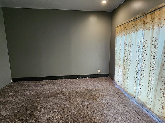 5th image of 500 E Utica St #1