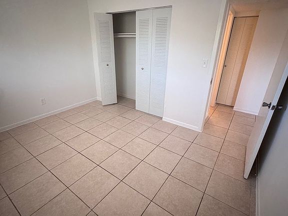 3rd image of 5875 SW 41st St APT C9