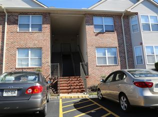29 Gina Ct #805, East Hanover, NJ 07936