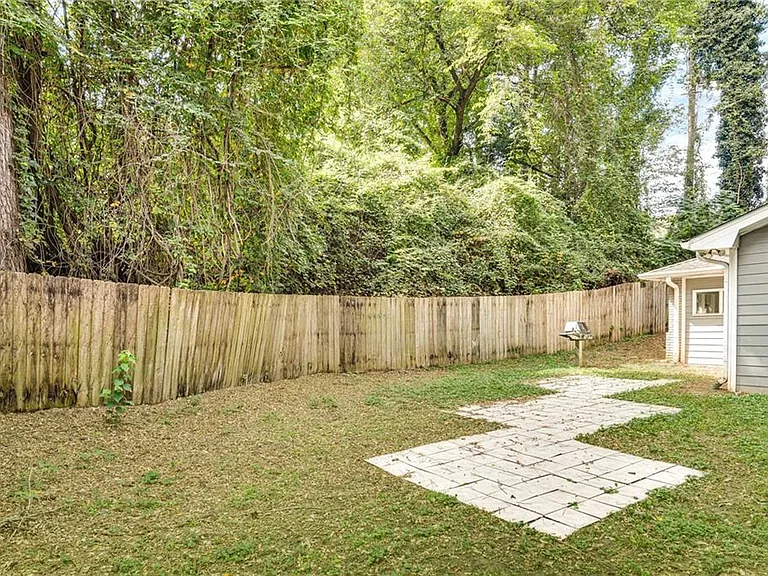 1973 Desmond Dr — Photo 25
