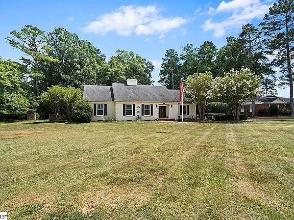 2nd image of 111 Northwoods Rd