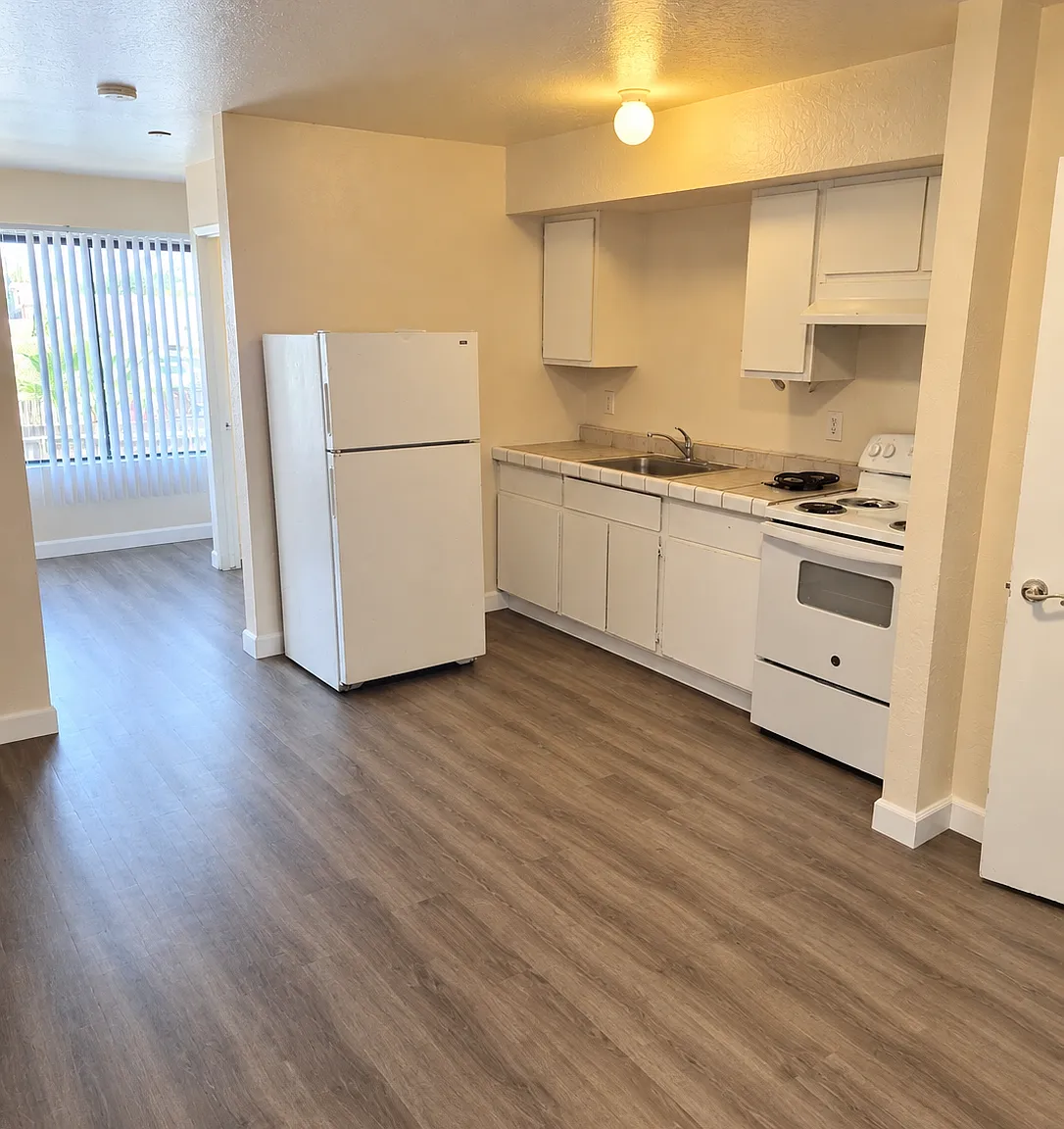 Pay $1050 Security Deposit Moves you in, No rent for September 2026. Charming Studio Retreat in N... — Photo 1