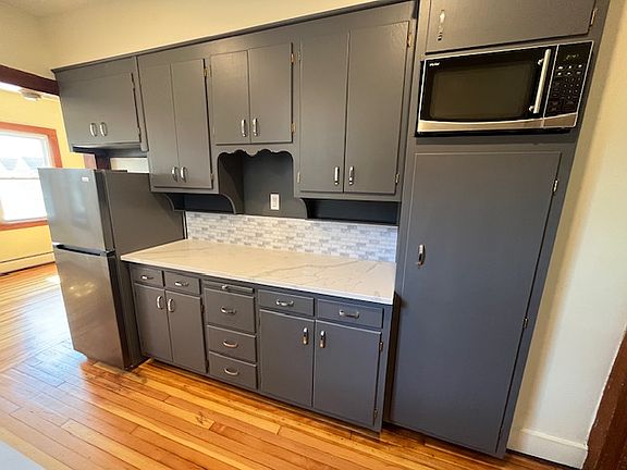 2nd image of 1 Laurel Pl #1