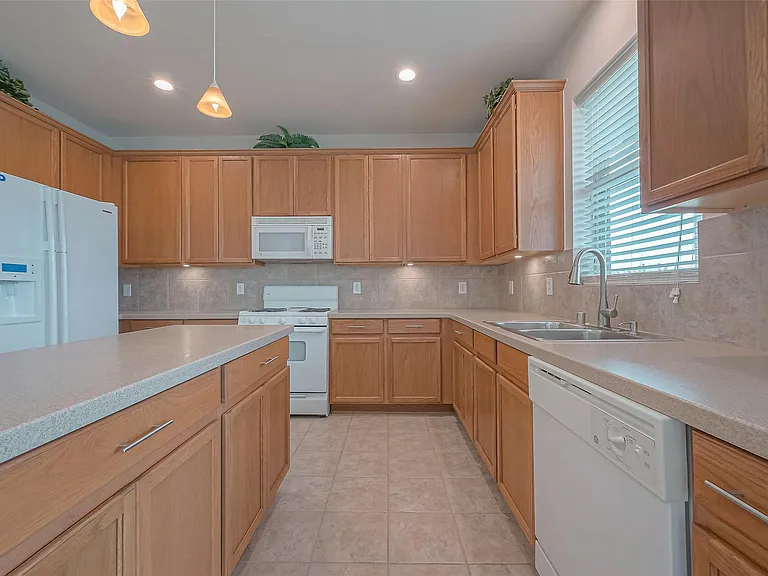18118 Billabong Crescent Ct — Photo 17