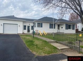 310 N Washington Ave, Saint Peter, MN 56082
