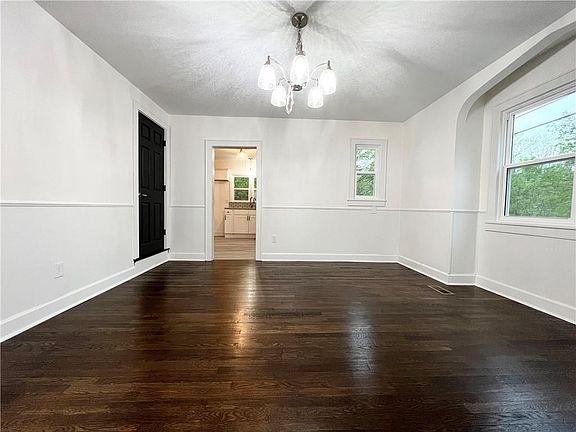 4th image of 1626 S 49th Pl