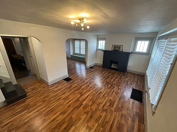 4th image of 815 Kercher St
