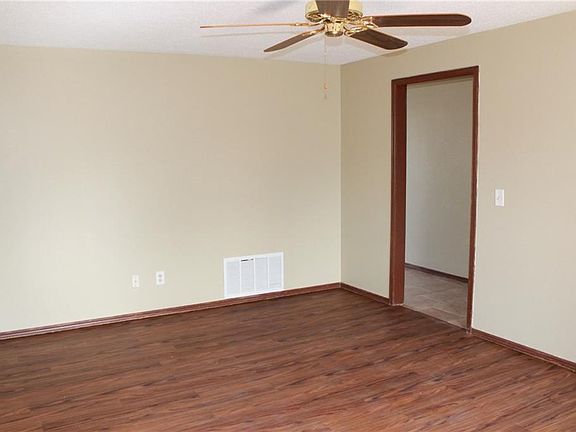 5th image of 4228 Corbett Dr