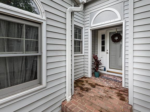 2nd image of 3803 S Pepper Chase Ct