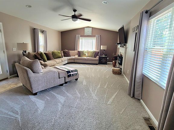 5th image of 1537 Clovernoll Dr
