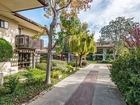 2nd image of 2140 Santa Cruz Ave APT B301