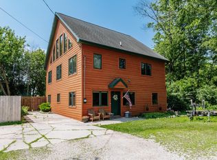 28913 Bark Ln, Waterford, WI 53185