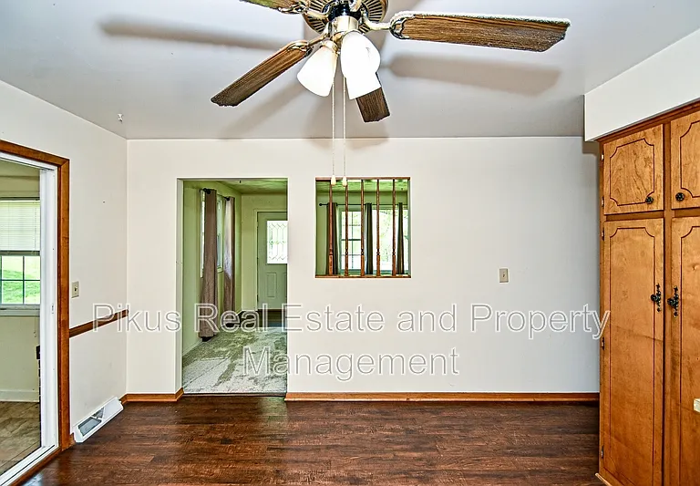 3300 Lake Center St NW — Photo 8