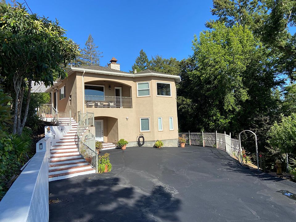 Impressive Spanish Villa in a sunny Los Gatos mountain, yet 4.5 miles (8 minutes) close to downtown.