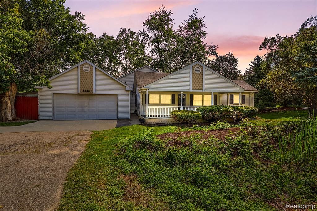 1300 N Beck Rd, Canton, MI 48187 MLS 20230071286 Zillow
