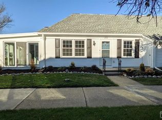 251 Mystic Ln #B, Monroe Township, NJ 08831