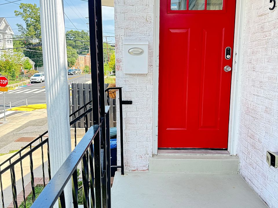 Front Door/Porch
