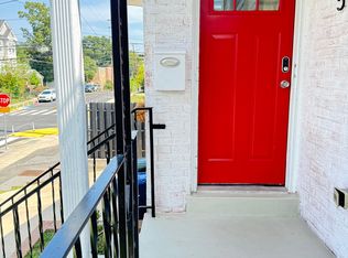 5221 C St SE, Washington, DC 20019