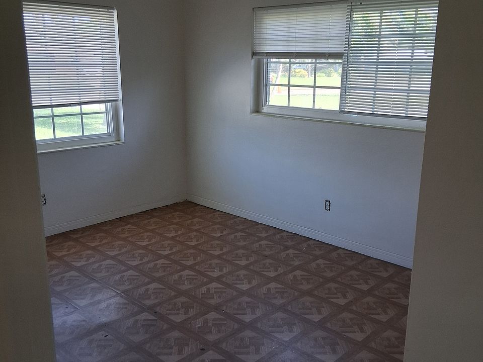 1st image of 4311 Cortez Way S