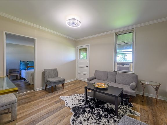 5th image of 2437 Bruce Way