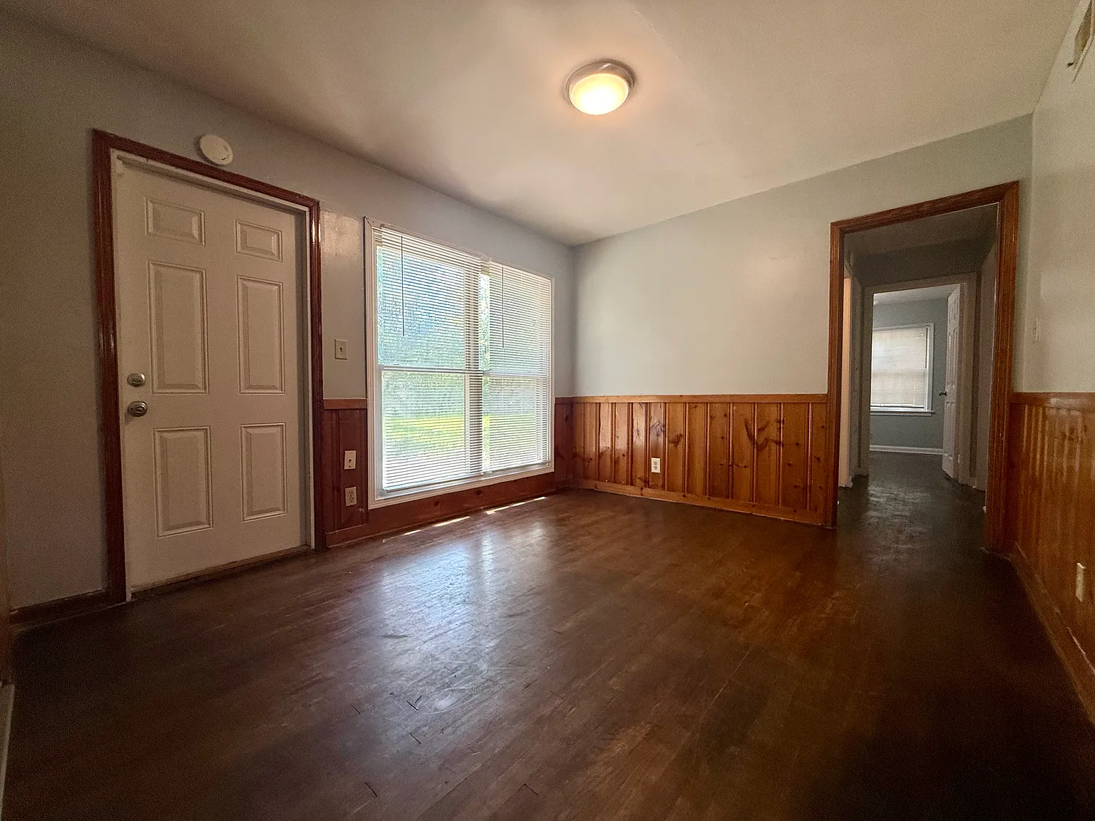 3 bed, 1056 sqft, $995 — Photo 3