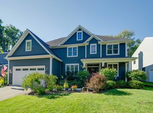 249 E Ellis Ave, Libertyville, IL 60048