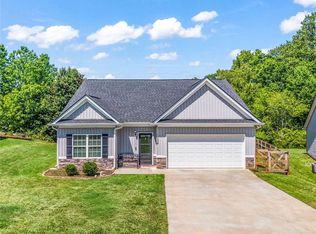 372 Highland Pointe Dr, Alto, GA 30510