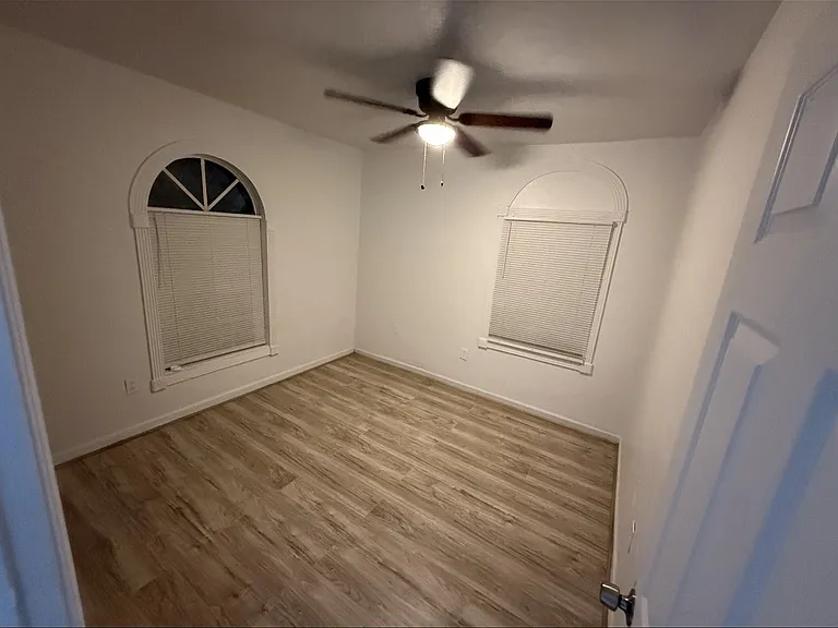 122 Gwen Hill St — Photo 4