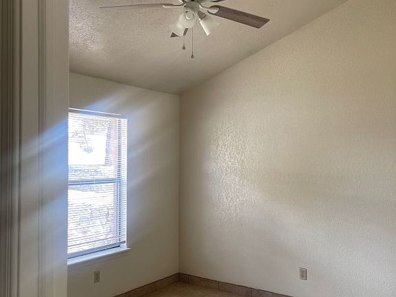 3rd image of 465 Salopek Blvd APT 5