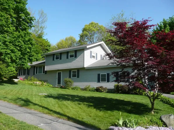 1 Cayuga Dr, Hudson, MA 01749