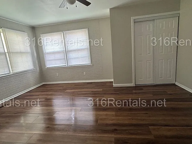 2546 S Pattie Ave — Photo 5