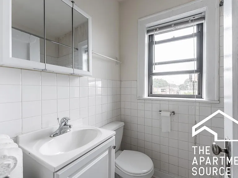 2816 N Troy St #3F — Photo 7