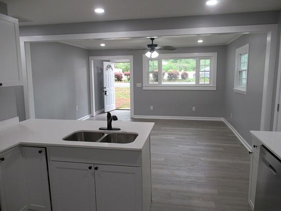 2nd image of 155 Watson St