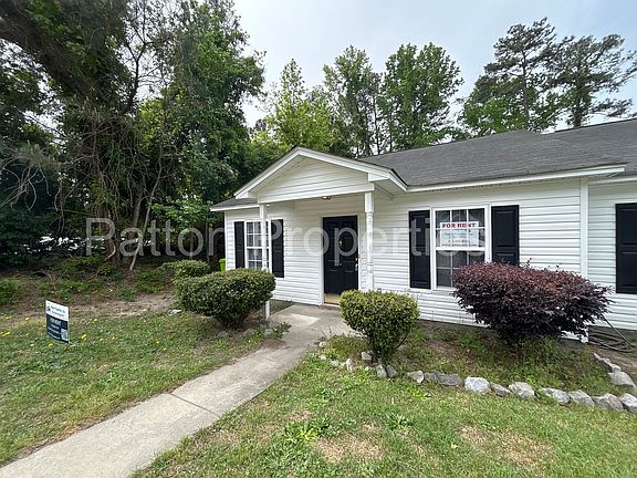 3rd image of 1839 Horseshoe Dr APT C