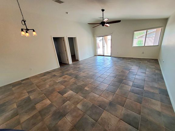 4th image of 923 E Stronghold Canyon Ln