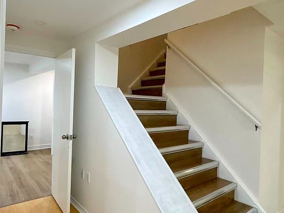 3rd image of 291 Newton Dr