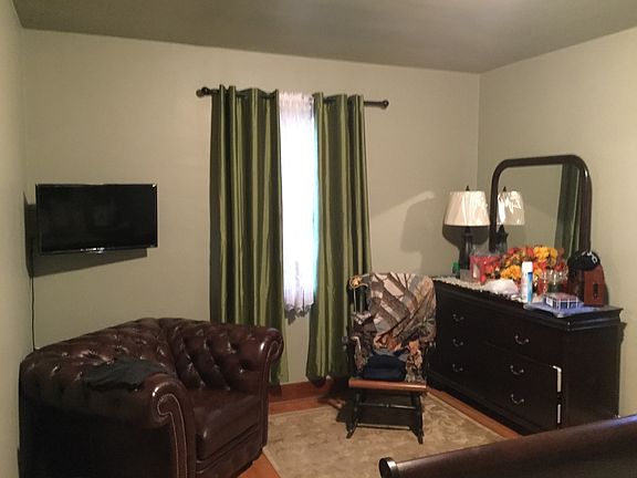 4th image of 120 Richardson Ave