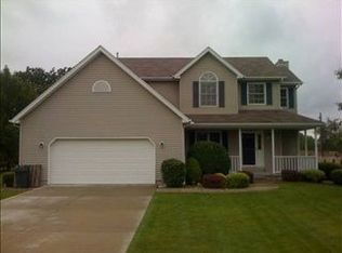 307 Mockingbird Ln, Le Roy, IL 61752
