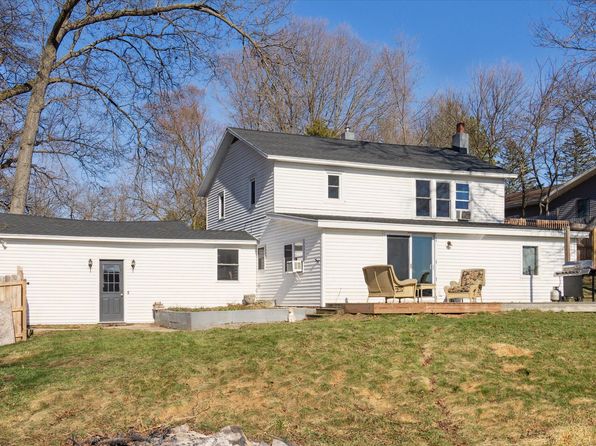 9349 Lost Trail Dr, Delton, MI 49046
