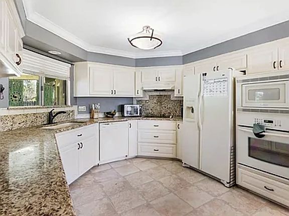 5th image of 2175 Glengary Dr