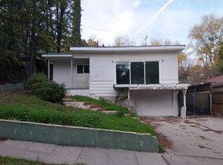 21007 Dumetz Rd, Woodland Hills, CA 91364