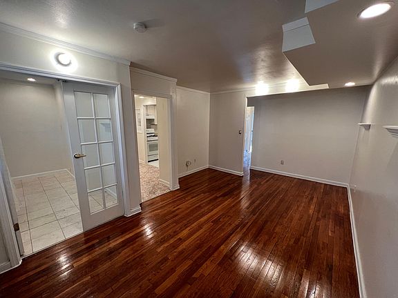 3rd image of 936 E 78th St APT 1
