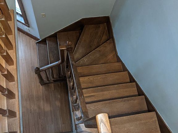 3rd image of 573A W Lincoln Ave