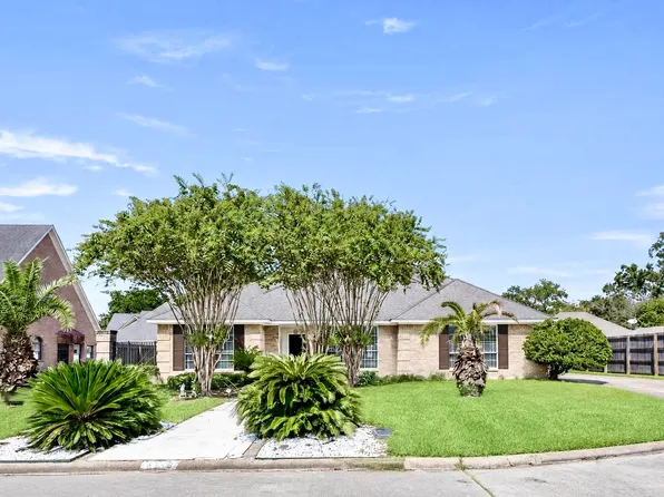 4840 Elmwood Ln, Beaumont, TX 77706