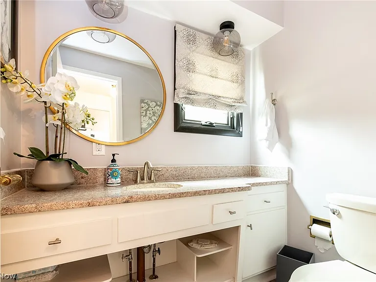 25150 Cardington Dr — Photo 22