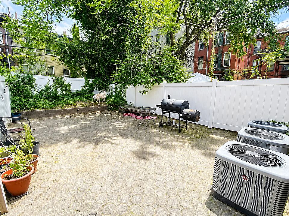 1st image of 1102 Jefferson Ave #1B
