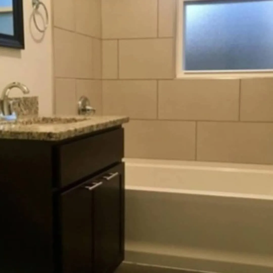 4 bed, 1000 sqft, $1,950 — Photo 4